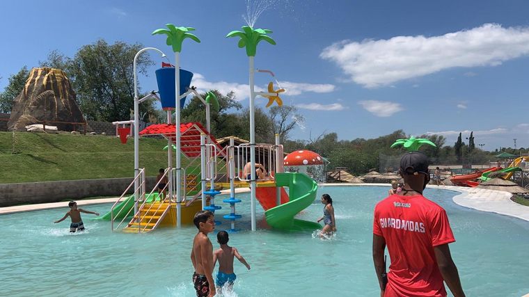 El ingreso tiene un costo de $1000 y los menores de cuatro años ingresan gratis. 