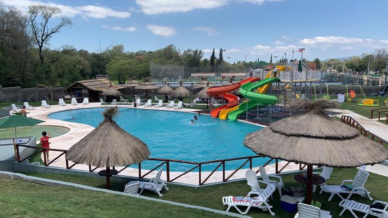 El ingreso tiene un costo de $1000 y los menores de cuatro años ingresan gratis. 