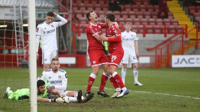 Cayó 3-0 ante el Crawley Town.