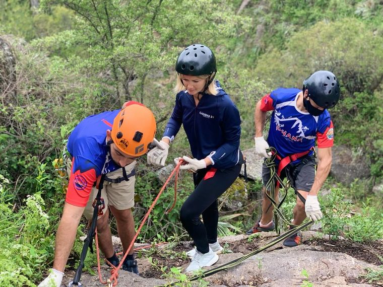 Mica Rodríguez se animó al Rappel en Estancia La Ernestina
