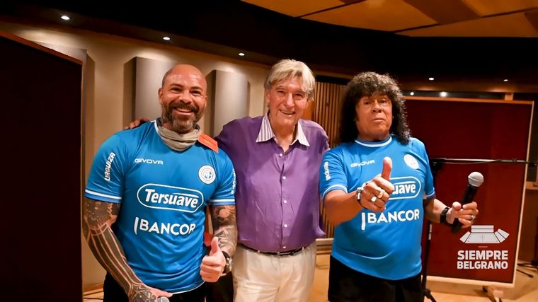 La Mona junto a Armando Pérez.