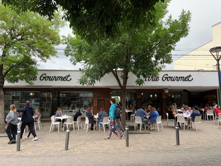 Así se vive la peatonal de Santa Rosa de Calamuchita