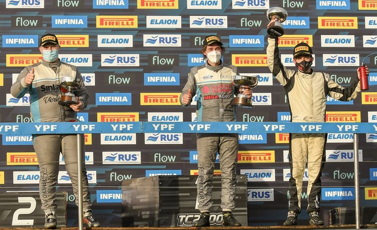 Cravero (2º), Aramendía (1º) y Bastidas (3º), el podio de Paraná.
