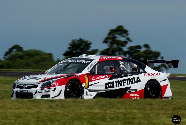 Matías Rossi con su Camry de TGR subió al podio (3º) en Paraná.