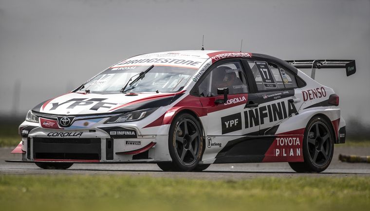 El sol iluminó la victoria de Rossi y Toyota en Paraná.