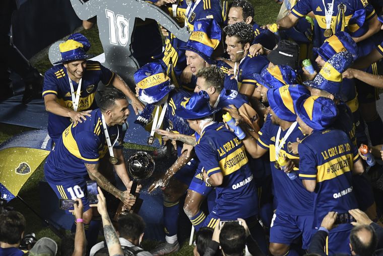 La celebración fue una mezcla de éxtasis y alivio, luego de la eliminación.