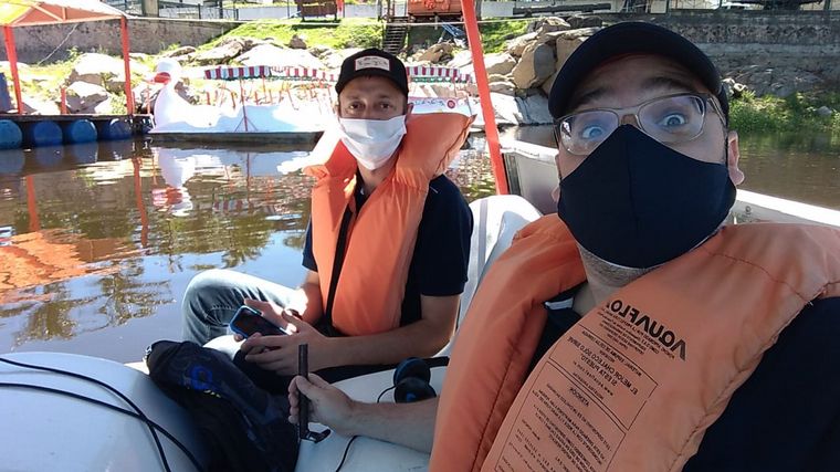 Los tres mosqueteros navegaron el San Roque en hidropedal