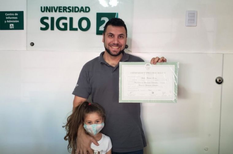 Pablo es supervisor de relaciones laborales en Tecpetrol, una empresa del sur