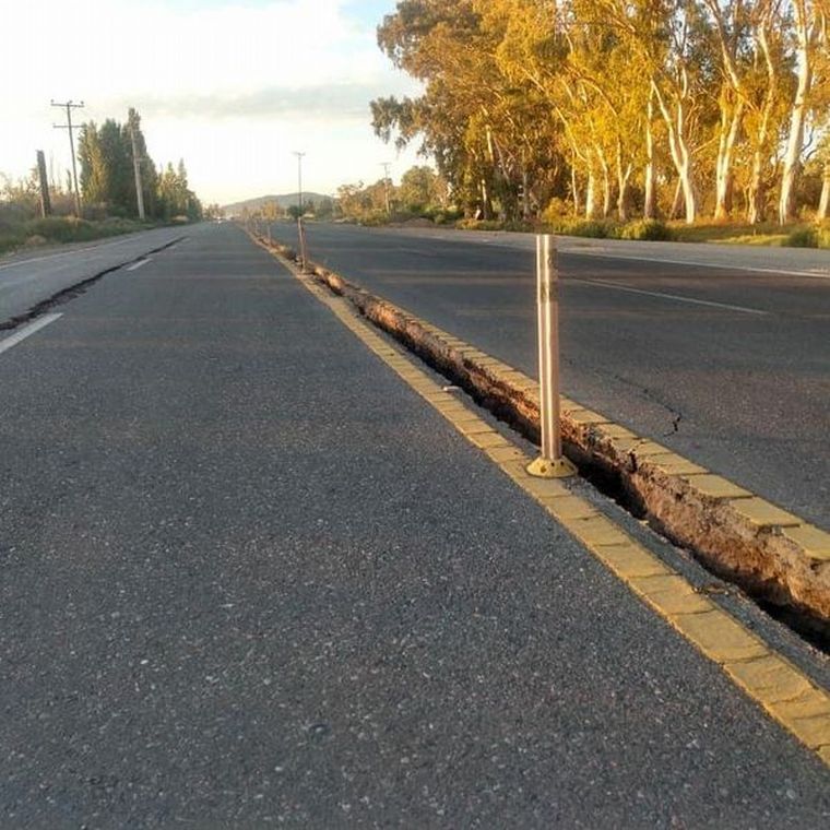 Grietas en la ruta 40 (Foto: Diario Huarpe)