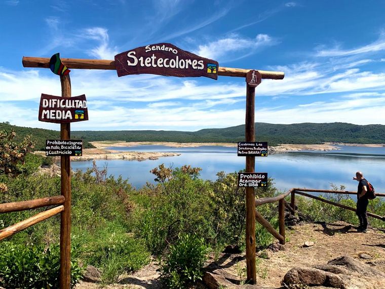 Matías Arrieta practicó senderismo en Villa de las Rosas