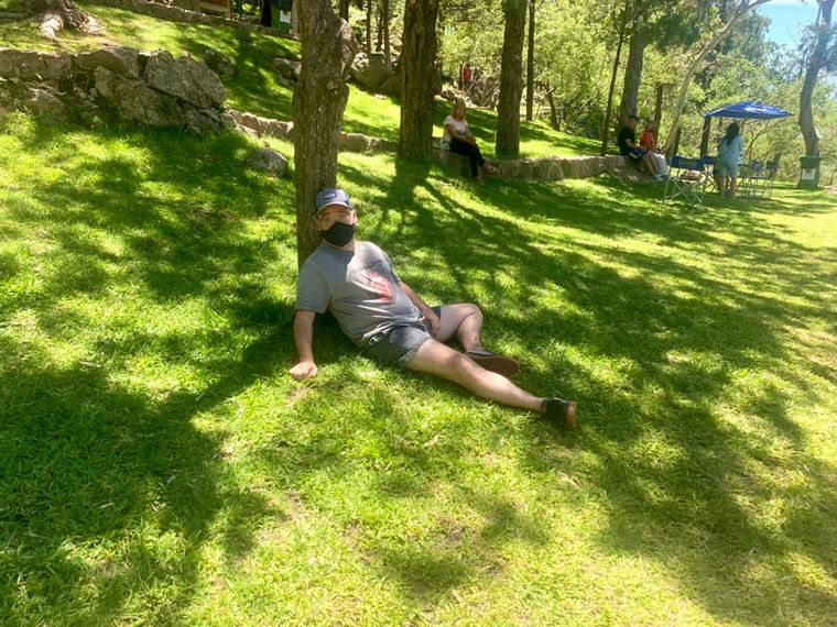 Matías Arrieta practicó senderismo en Villa de las Rosas