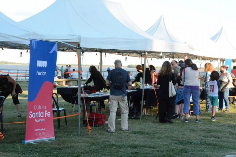 Una recorrida por el Mercado de Frutos Culturales en Rosario