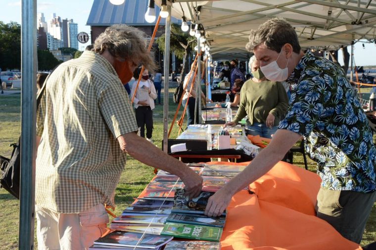 Una recorrida por el Mercado de Frutos Culturales en Rosario