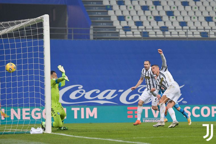 Juventus venció a Napoli y se consagró campeón.