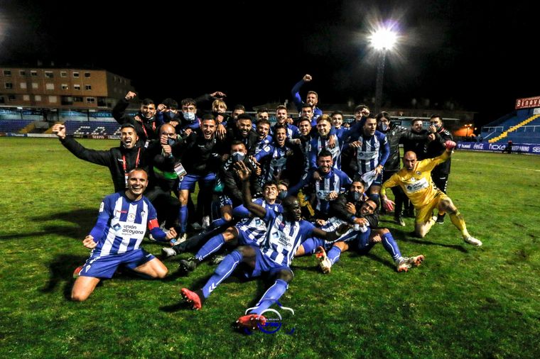 El Alcoyano sorprendió y eliminó al poderoso Real Madrid de la Copa del Rey.