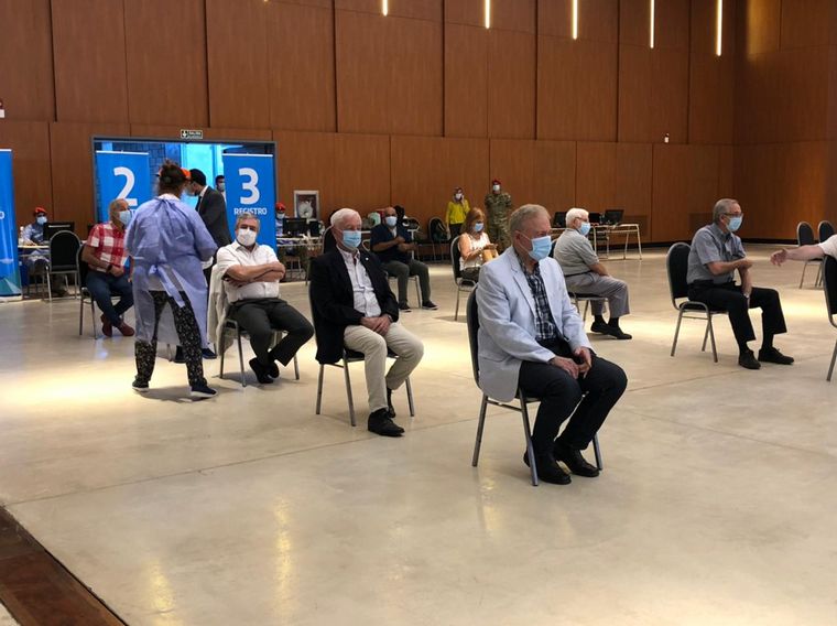 Córdoba vacuna a mayores de 60 años con la Sputnik V.