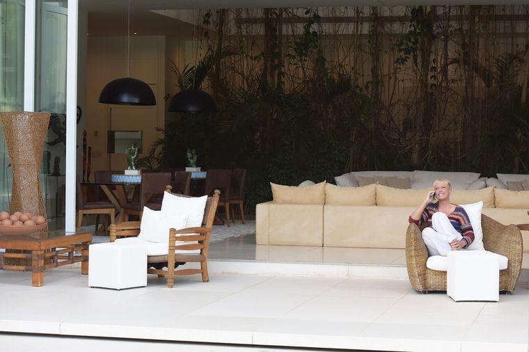 La impresionante mansión de Xuxa en Brasil