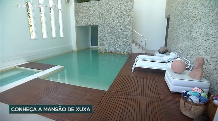 La impresionante mansión de Xuxa en Brasil