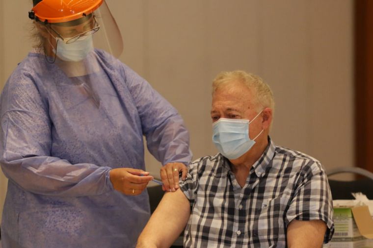 Córdoba vacuna a mayores de 60 años con la Sputnik V.