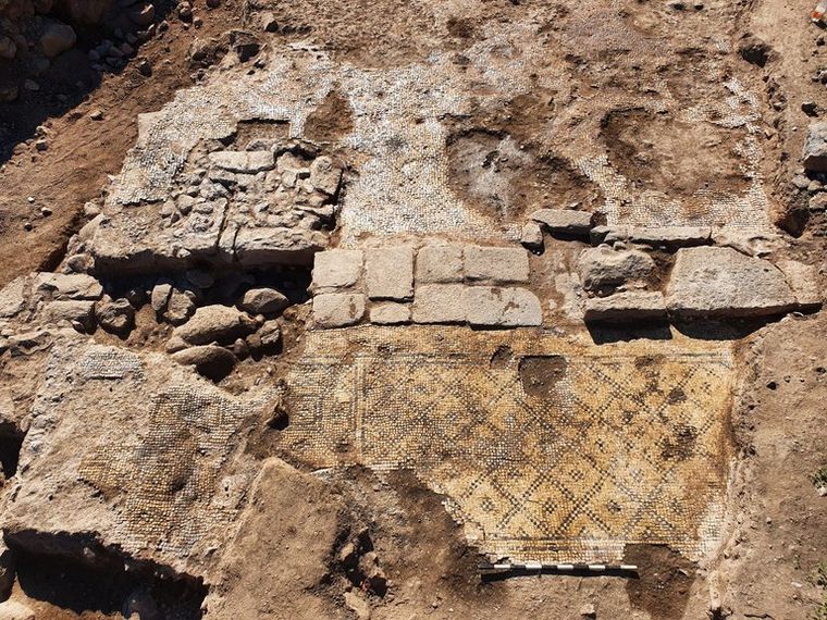 Descubren una piedra dedicada a Jesús hace más de mil años