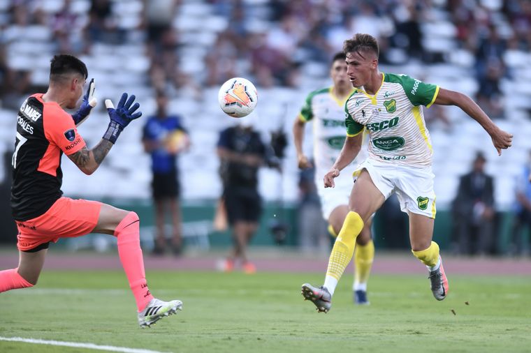 Defensa y Justicia goleó a Lanús y se consagró campeón