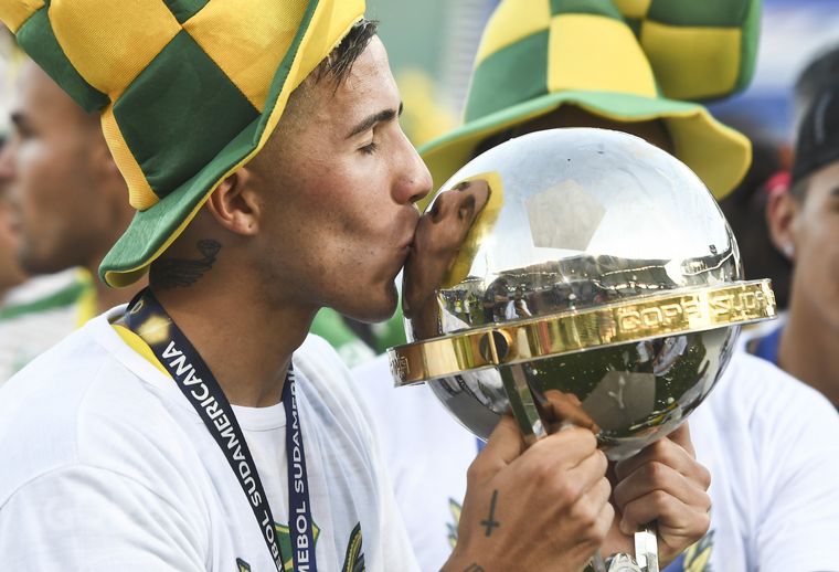 Defensa y Justicia goleó a Lanús y se consagró campeón