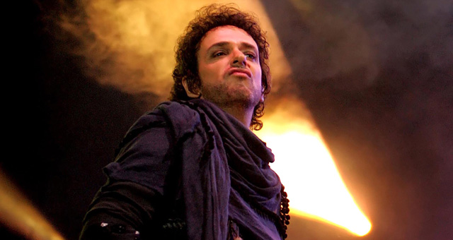 El artista aún pelea por su vida, después de un ACV.