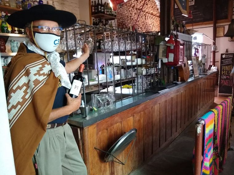 Orlando Morales visitó la pulpería Quilapán.