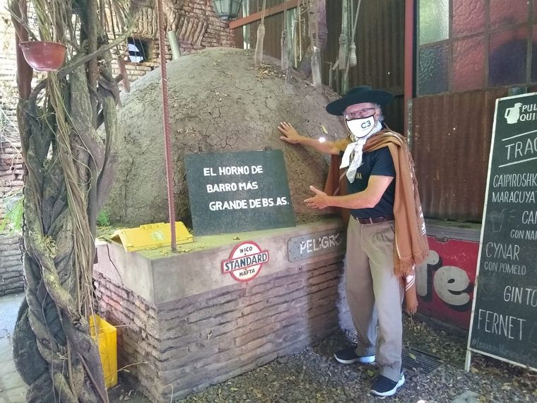 Orlando Morales visitó la pulpería Quilapán