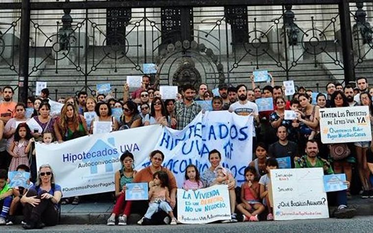 Deudores hipotecarios piden audiencia con el presidente (Foto: Twitter)