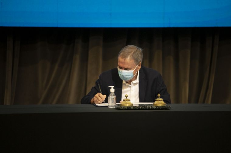 Schiaretti anunció obras para 4 mil familias de Córdoba