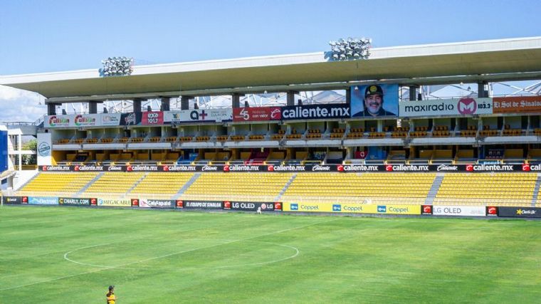 Dorados de Sinaloa homenajeó a Diego Maradona.