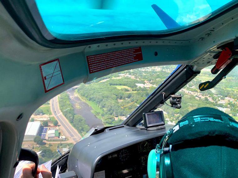 Cambio de perspectiva: recorrer las Sierras Chicas en helicóptero