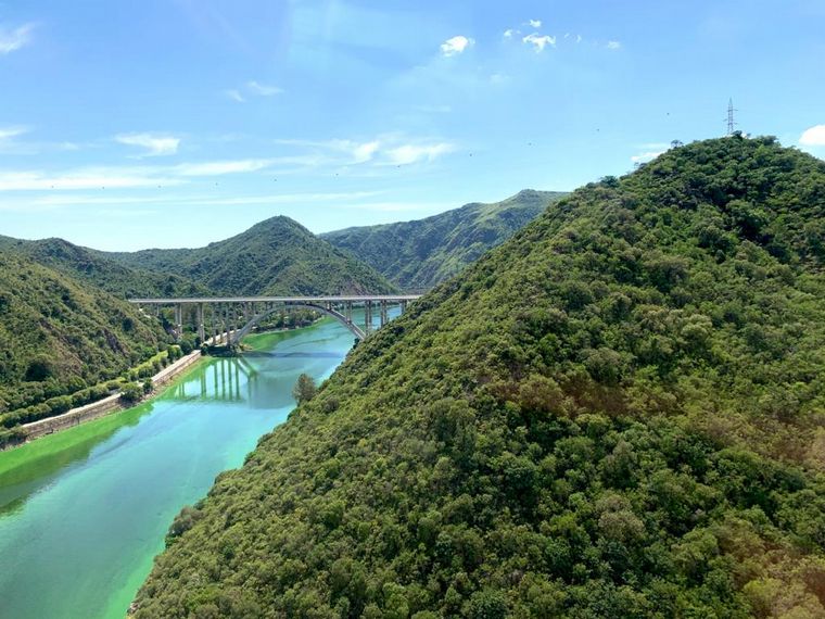 Cambio de perspectiva: ver las Sierras Chicas en helicóptero