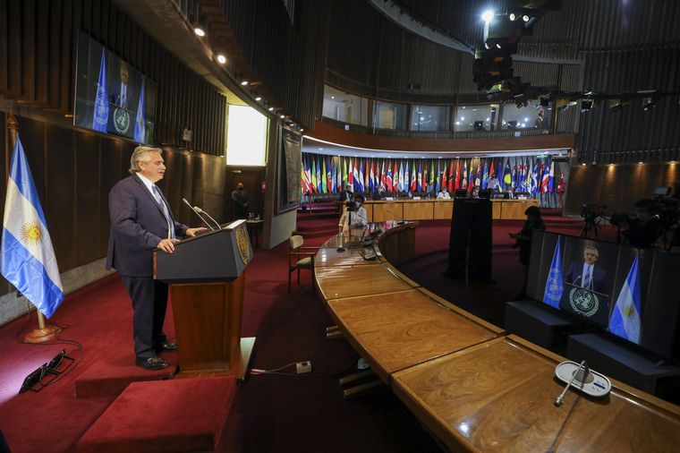 Ante la Cepal, Fernández llamó a ser