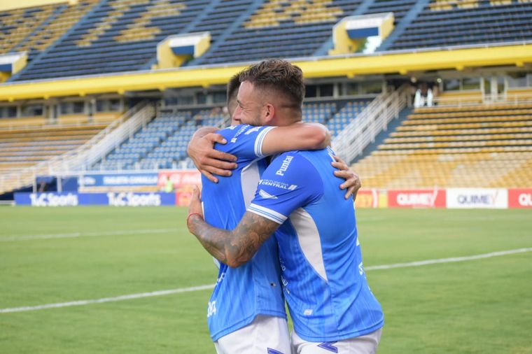 Estudiantes de Río Cuarto le ganó a su par de Caseros y jugará la final.