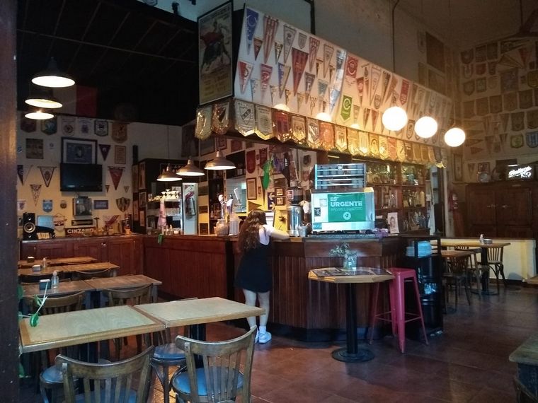 El Banderín, un café bar para fanáticos del fútbol