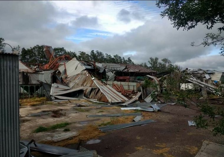 FOTO: En Wenceslao Escalante también se registraron daños por el paso del tornado