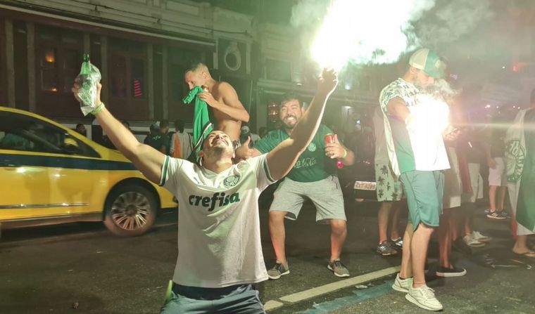 Festejo de los hinchas de los Palmeiras por ser campeón de América