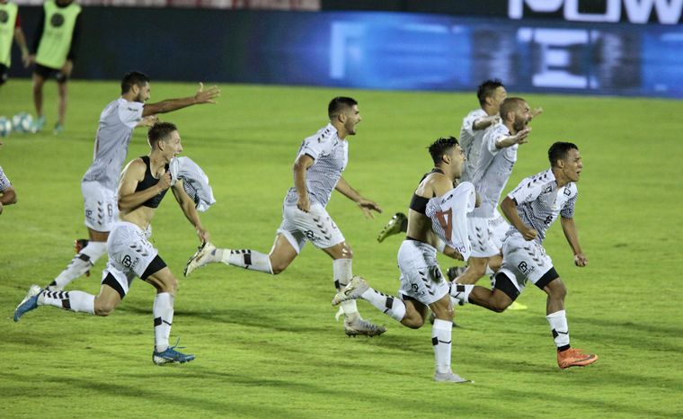 Luego de 22 años, el "Calamar" consiguió este domingo regresar a la Primera División.