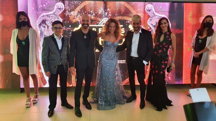 FOTO: El cantante de cuarteto Ulises Bueno también asistió a los Premios Carlos