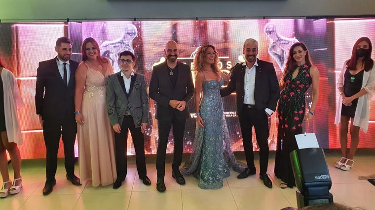 El elenco de la obra