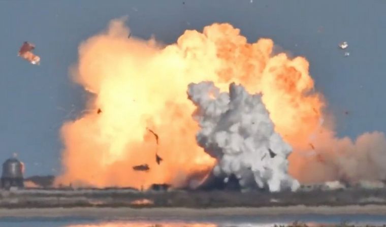 La aeronave no logró enderezarse antes de llegar a Tierra.