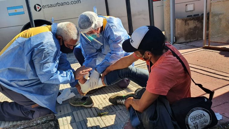 El choque de colectivos dejó más de una decena de heridos.