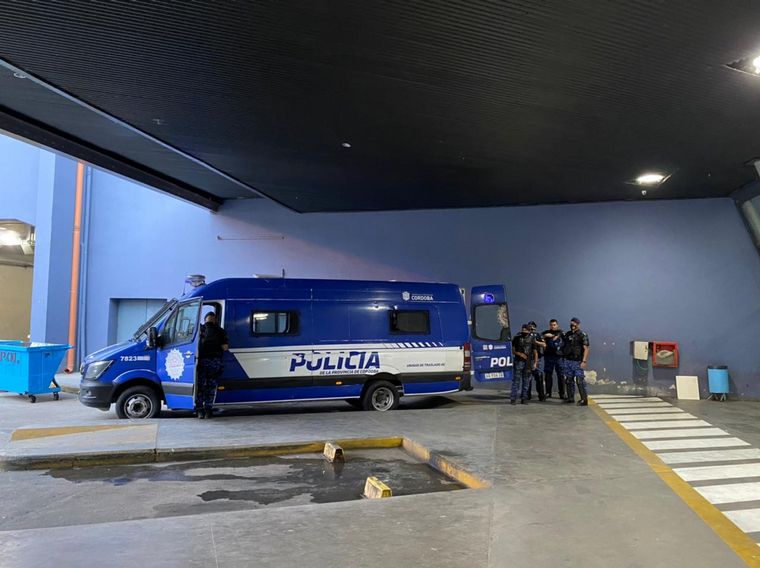 FOTO: Operativo de Seguridad en la Terminal de Córdoba para los interurbanos