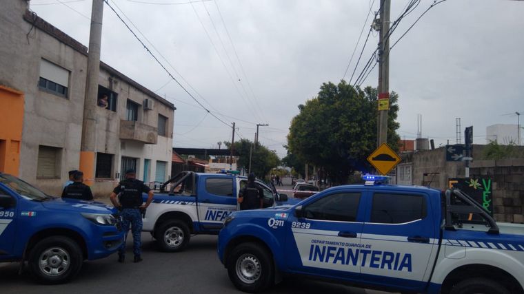 Fuerte operativo en barrio Cabo Farina.