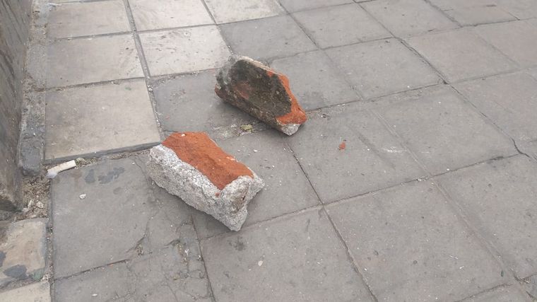 El hecho quedó registrado en videos de los vecinos.