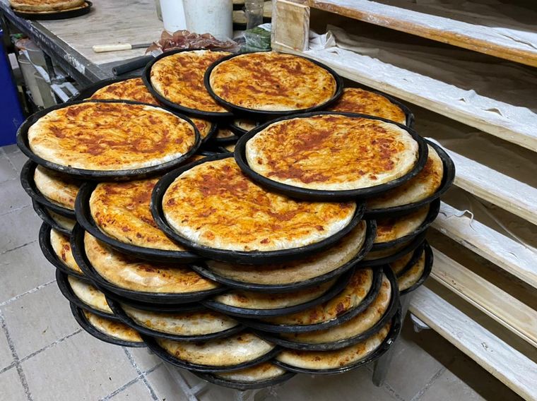 Juan Pablo Viola, junto a Walter Lazarte, de