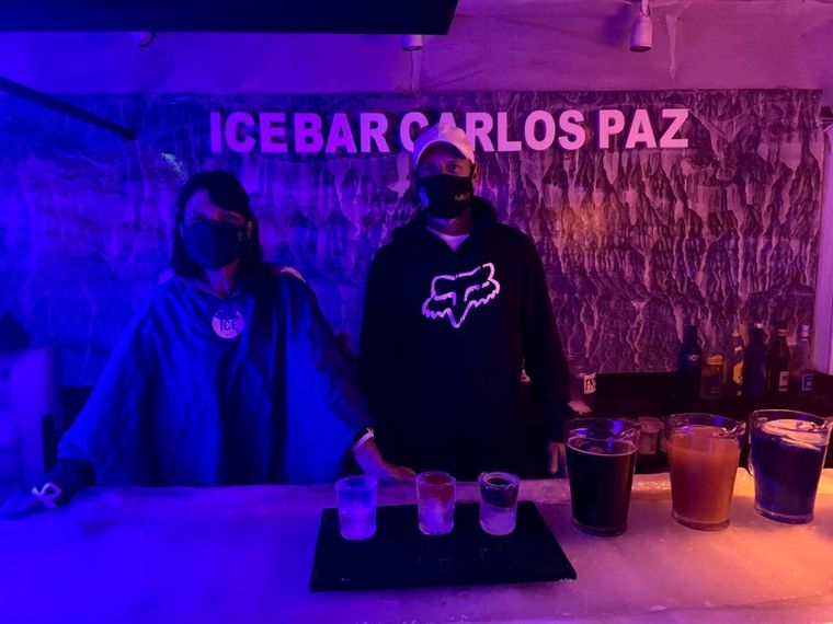 FOTO: Bar de Hielo: un paseo para refrescarse en Carlos Paz.