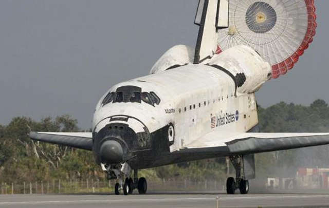 La nave espacial estadounidense piso la tierra a las 6,57 de la Argentina.